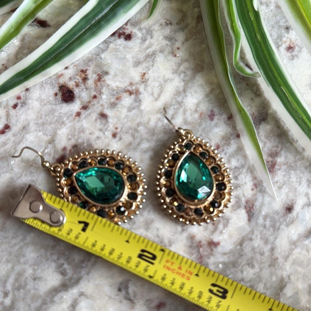 Elegant Teardrop Earrings - Picture 6 of 6